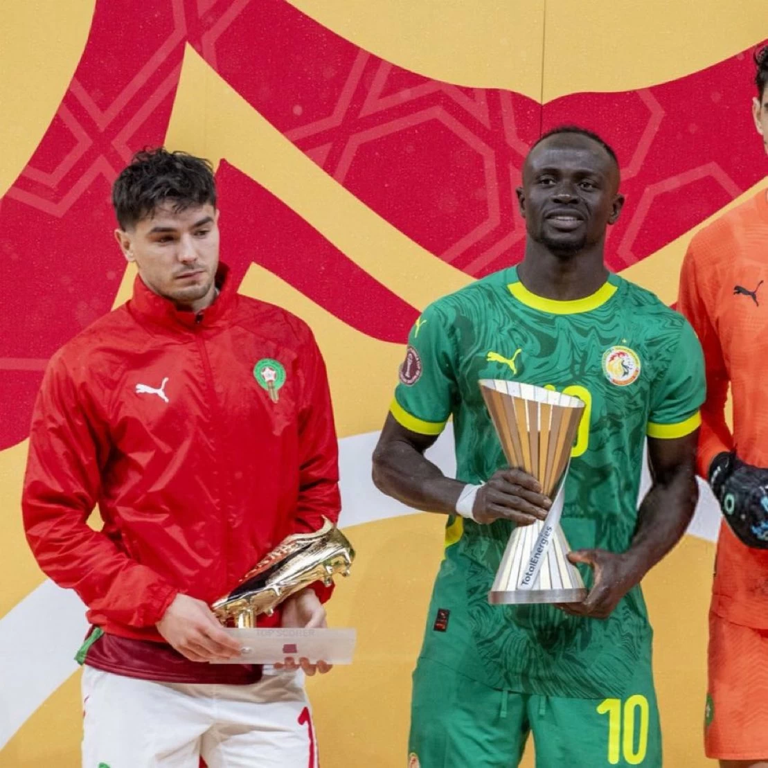 «الكاف» يسحب جائزة الأفضلية من لاعب نصراوي