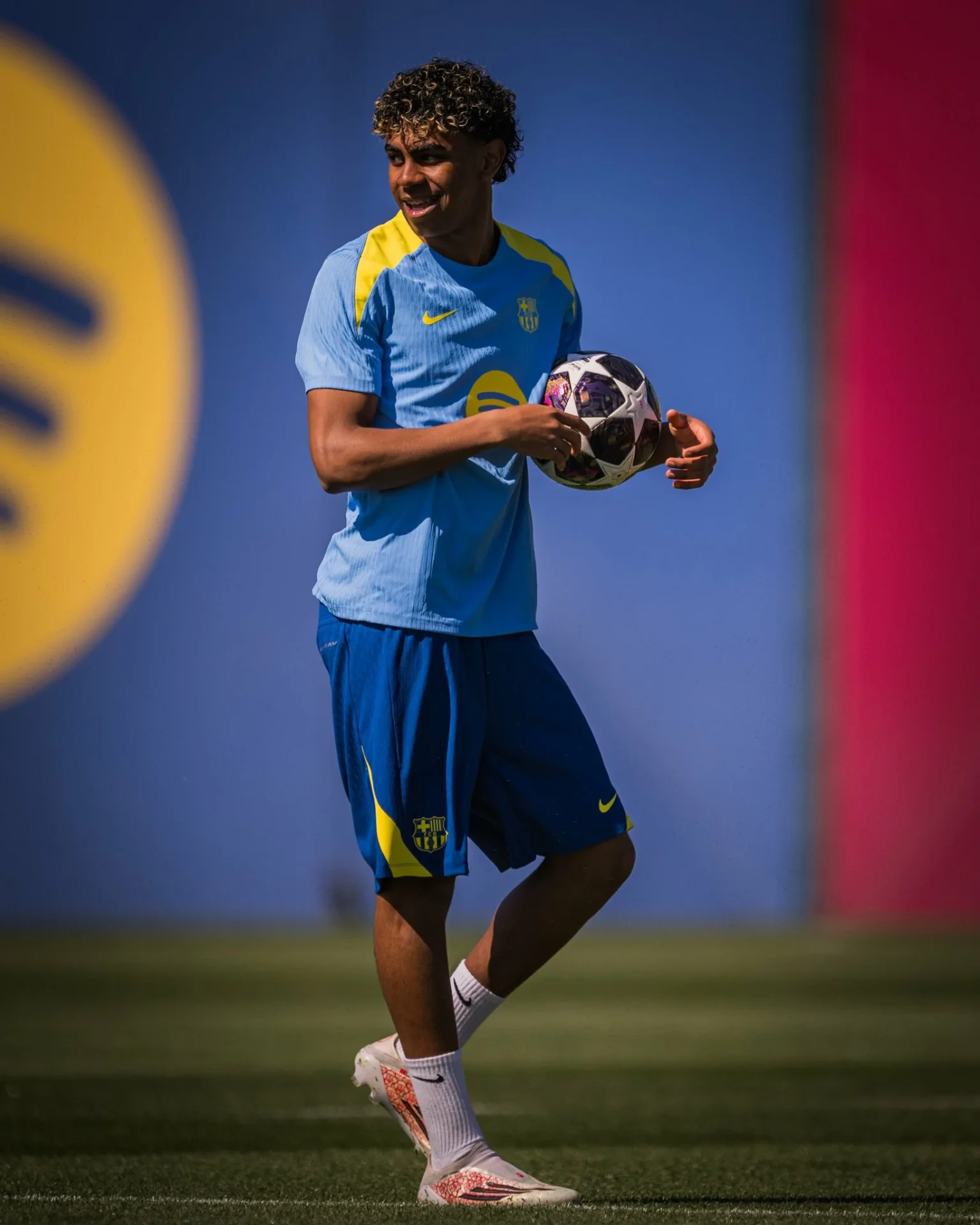 الدوري الإسباني.. برشلونة في اختبار رايو فايكانو