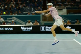 يانيك سينر يحقق إنجازا تاريخيا في بطولات الأساتذة