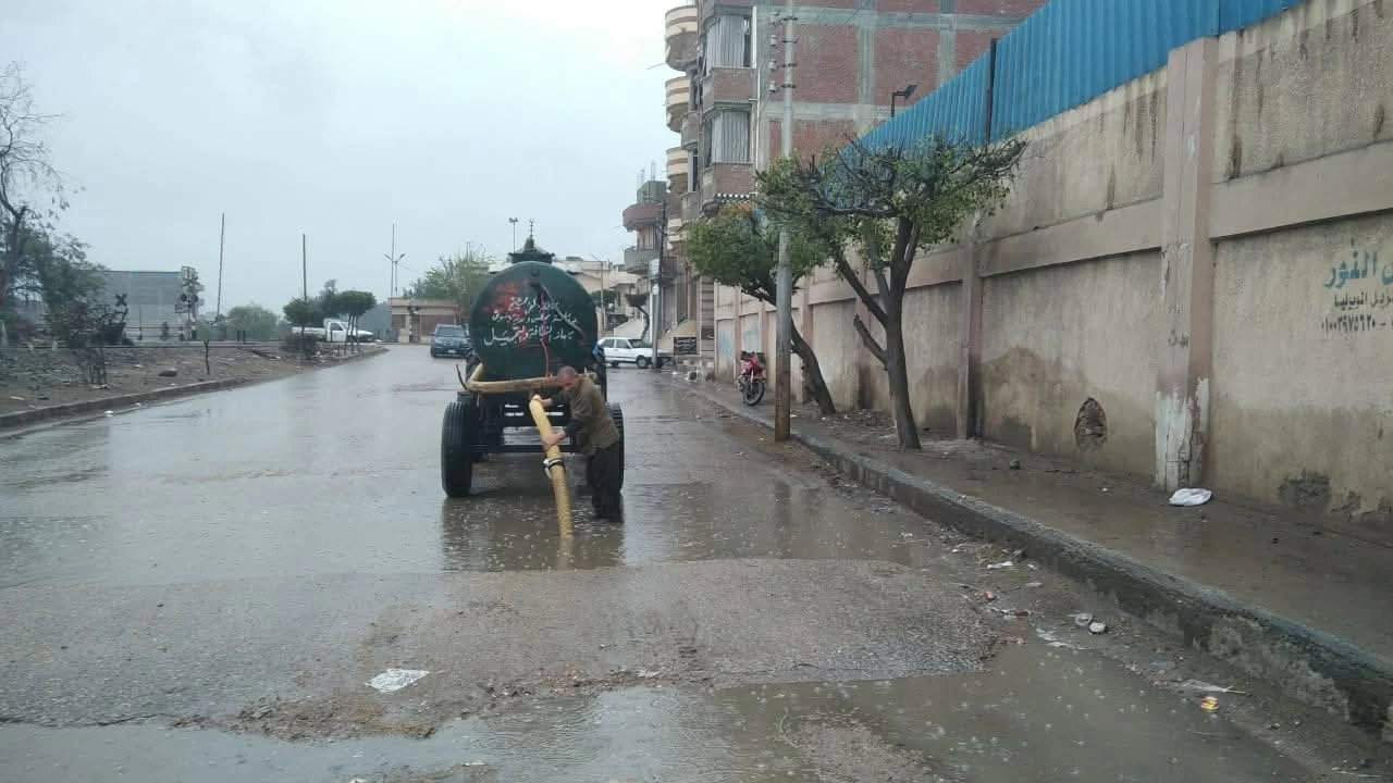 منخفض قطبي يضرب مصر.. أمطار رعدية ورياح عاتية وتحذيرات عاجلة منخفض قطبي يضرب مصر.. أمطار رعدية ورياح عاتية وتحذيرات عاجلة