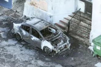 اعتقالات تكشف تطورات في حريق مسجد ببريطانيا.. تورط 3 مشتبهين