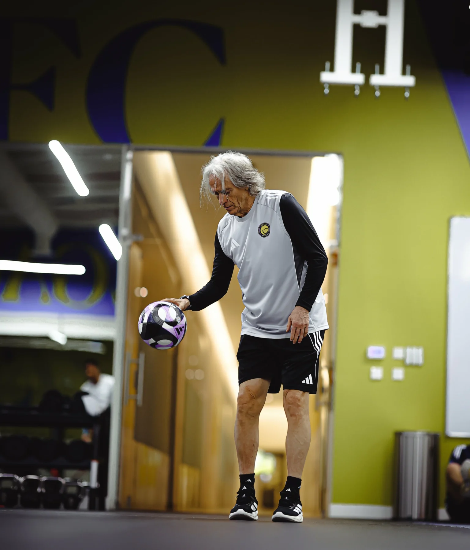 لجنة المسابقات ترفض التقديم.. والنصر يرد: عاملونا بالمثل