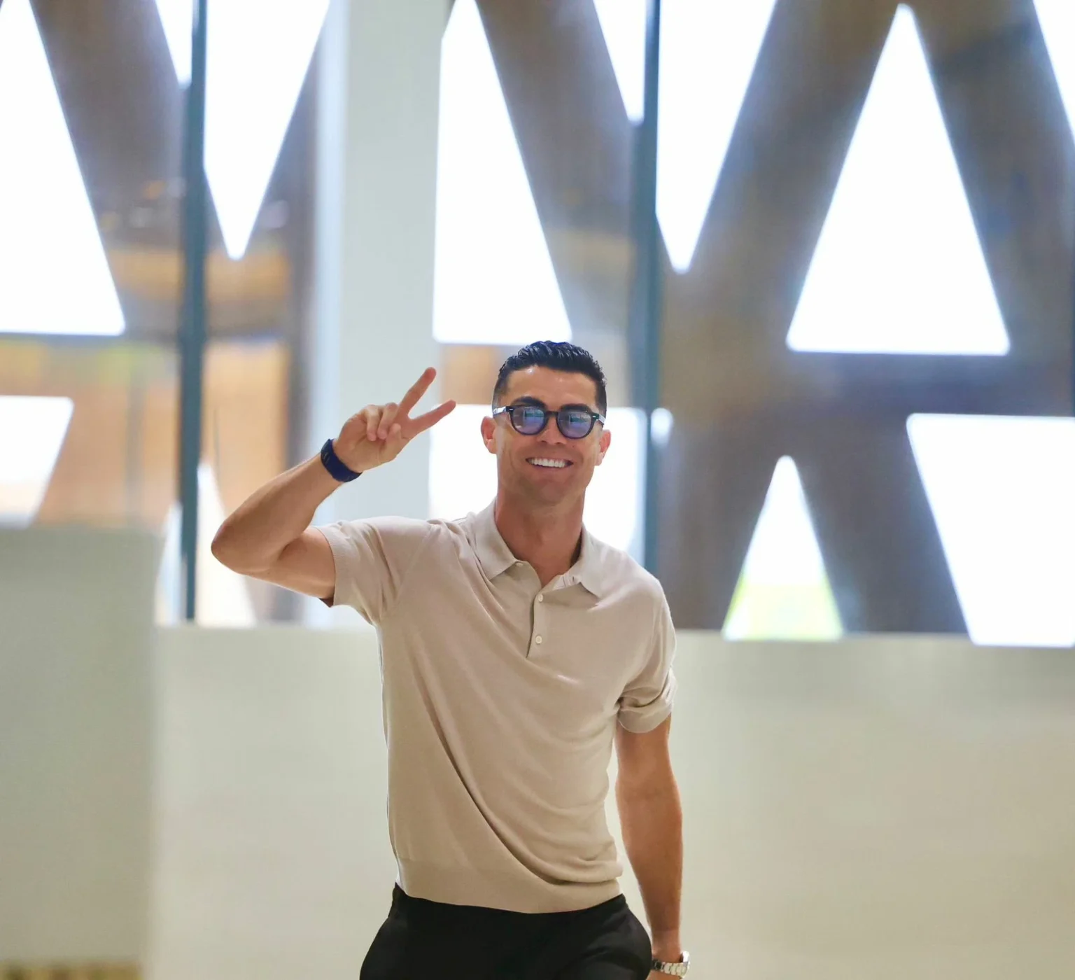 أنهى رحلة علاجه ..« رونالدو» عاد للنصر