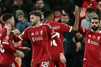 بعد صلاح.. 8 لاعبين على أعتاب مغادرة ليفربول