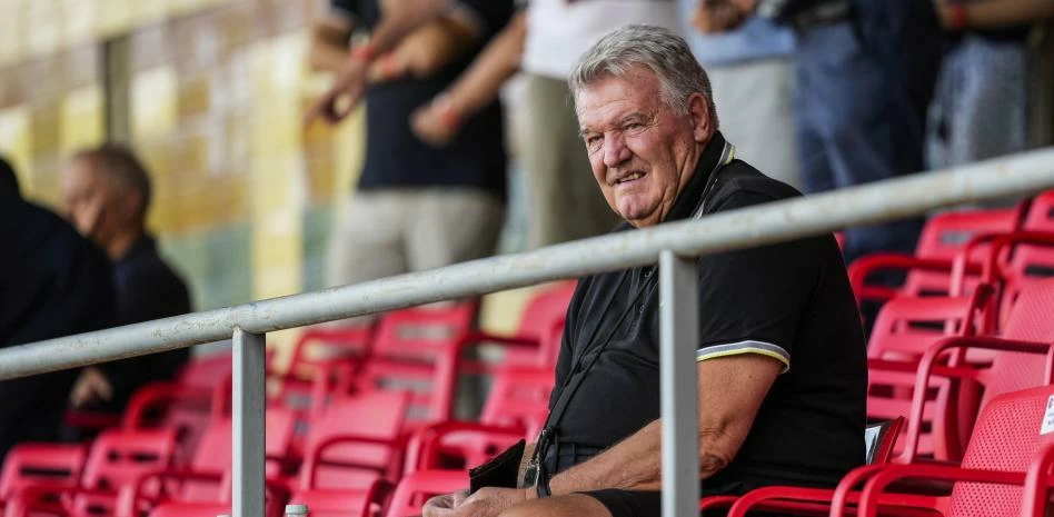 أسطورة ليفربول «توشاك» ينفي إصابته بمرض الخرف