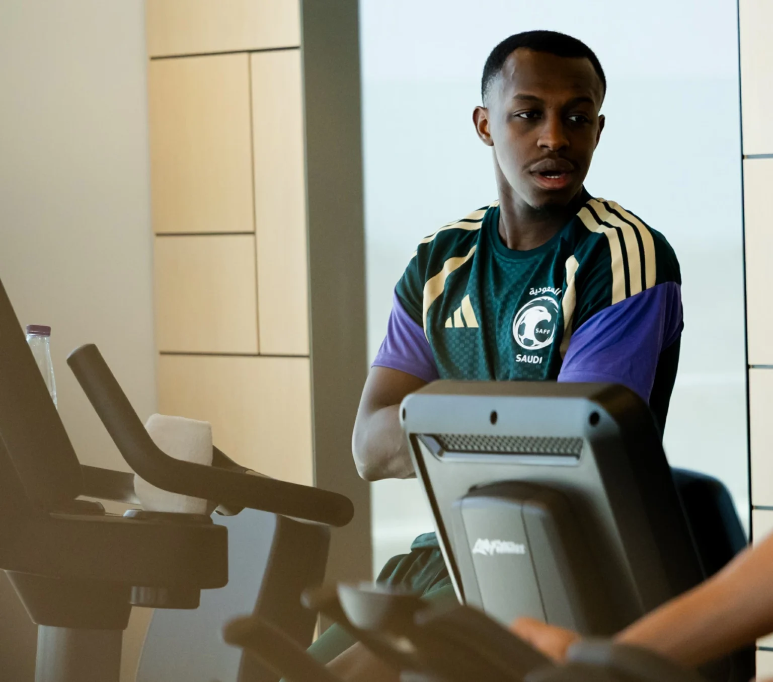 الأخضر يكتفي بتدريب استشفائي ويغادر مساءً إلى صربيا