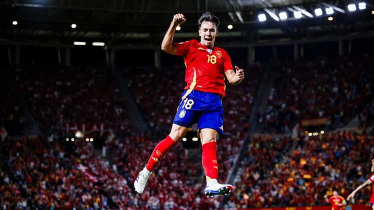 قبل مواجهة مصر.. إسبانيا تعلن إصابة زوبيميندي