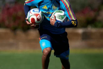 برشلونة يشترط ظهور لامين يامال في 45 دقيقة أمام مصر.. فما السبب؟