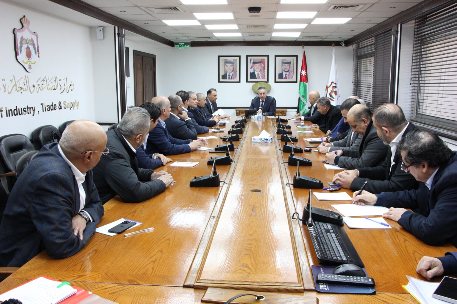 وزير الصناعة والتجارة يبحث مع مستوردي الغذاء استدامة المخزون الآمن وتسهيل الاستيراد