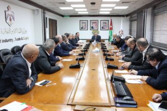 وزير الصناعة والتجارة يبحث مع مستوردي الغذاء استدامة المخزون الآمن وتسهيل الاستيراد