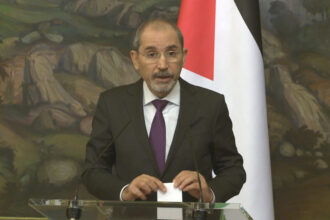 الصفدي يجدد إدانة الاعتداءات الإيرانية