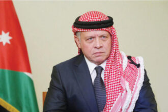 الملك يعزي أمير دولة قطر باستشهاد عسكريين أثناء أداء الواجب