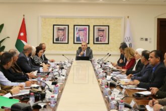 وزير الأشغال يشدد على تعزيز كفاءة الأداء الميداني