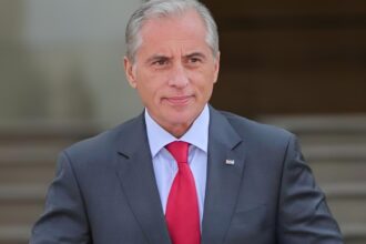 رئيس الوزراء ونظيره المصري يؤكدان ضرورة التعاون للتعامل مع التحديات الإقليمية سياسيا واقتصاديا