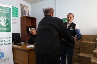 “الخيرية الهاشمية” ومركز الملك سلمان للإغاثة يختتمان مشروع توزيع التمور في الأردن