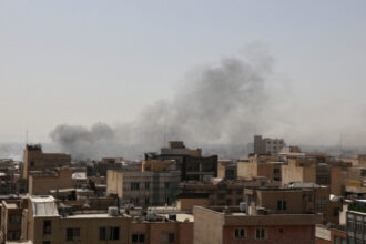 الضربات الإسرائيلية لإيران تستهدف التلفزيون الرسمي ومستشفى