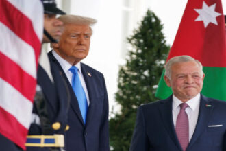 الملك يتلقى اتصالا من الرئيس الأميركي ويؤكد ضرورة العمل على تحقيق تهدئة شاملة