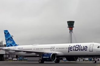 تعليق جميع رحلات شركة “جت بلو” الأميركية للطيران