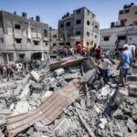 استشهاد فلسطيني جراء قصف طائرات الاحتلال منزلا وسط قطاع غزة​ 