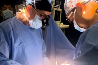 لأول مرة بالخدمات الطبية..استخدام المنظار الجراحي لعلاج الأكياس الكلبية الرئوية عند الأطفال