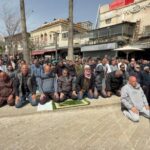 المقدسيون يؤدون صلاة الجمعة الأخيرة من رمضان على مقربة من “الأقصى”​ 