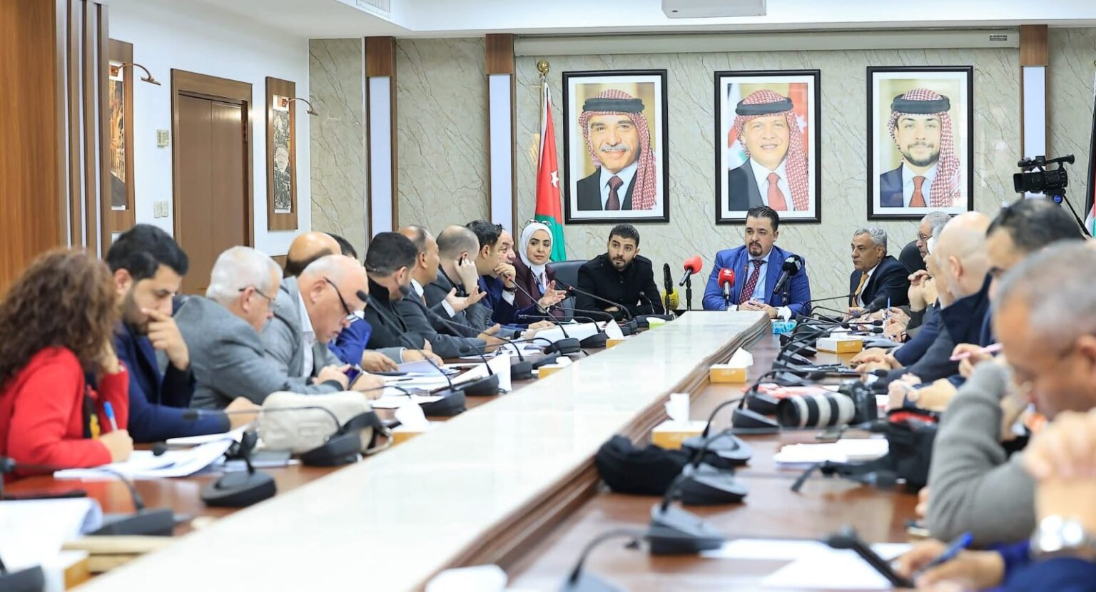 “العمل النيابية” تشرع بحوار وطني حول مشروع قانون الضمان “العمل النيابية” تشرع بحوار وطني حول مشروع قانون الضمان