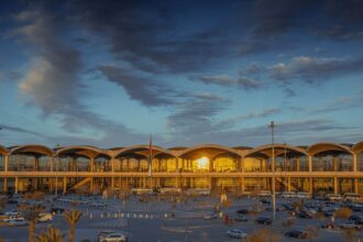 مجموعة المطار تطلق مسار عمّان – الشارقة الجديد عبر الملكية الأردنية