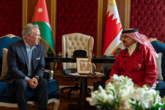 الملك والعاهل البحريني يشددان على ضرورة تكثيف جهود خفض التصعيد في المنطقة