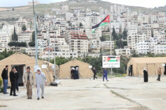 طواقم المستشفى الميداني الأردني نابلس/10 تباشر أعمالها