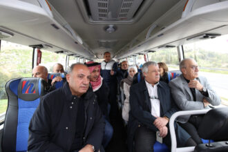 إطلاق مسار خط الباص سريع التردد بين عمان والسلط