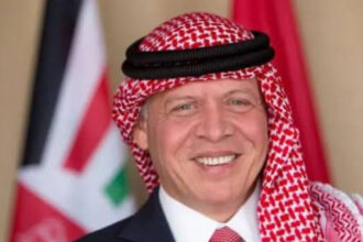 الملك وسلطان عُمان يبحثان هاتفيا سبل خفض التصعيد في الإقليم