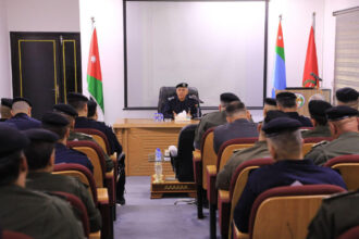 مدير الأمن العام يزور قيادة شرطة البادية الملكية