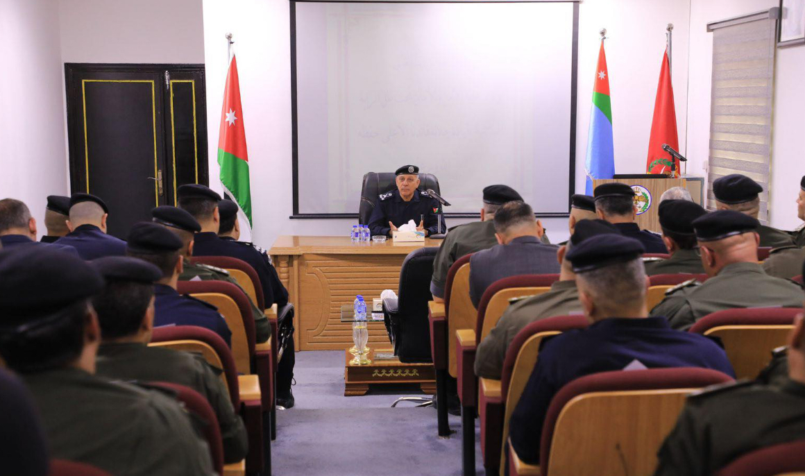 مدير الأمن العام يزور قيادة شرطة البادية الملكية