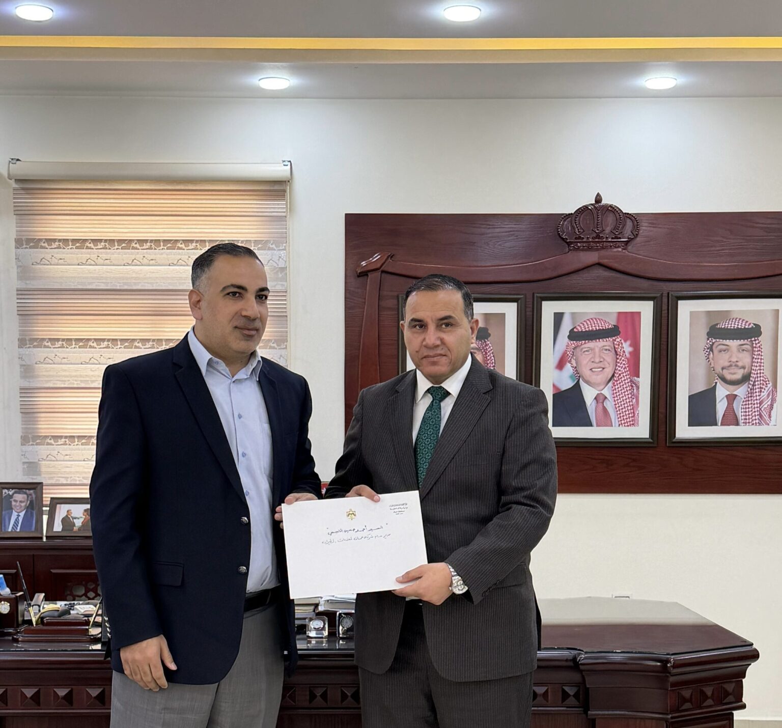 محافظ الزرقاء يكرّم عدداً من أبناء المحافظة لدورهم في دعم المسؤولية المجتمعية