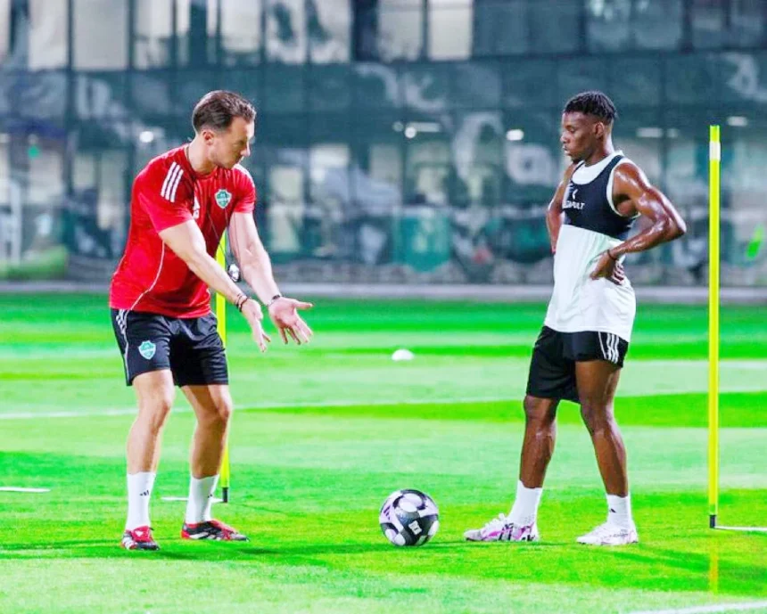 قبل مواجهة ضمك.. الأهلي في ورطة