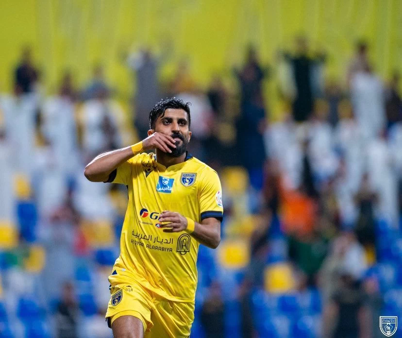 الكويكبي يضبط الإيقاع بين التسجيل والصناعة في الدوري