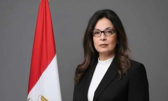 وزيرة الثقافة المصرية تحسم الجدل عبر «عكاظ» حول رئاسة مهرجان القاهرة السينمائي