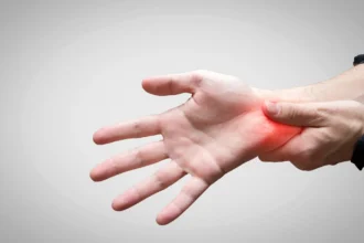 من المعصم إلى الدماغ.. جهاز جديد يكشف تحركات التوتر النفسي