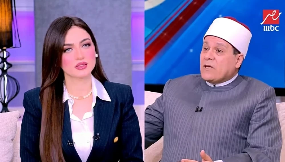 «انتي أحلى من التلفزيون».. مدح مذيعة يُحيل داعية مصرياً شهيراً للتحقيق