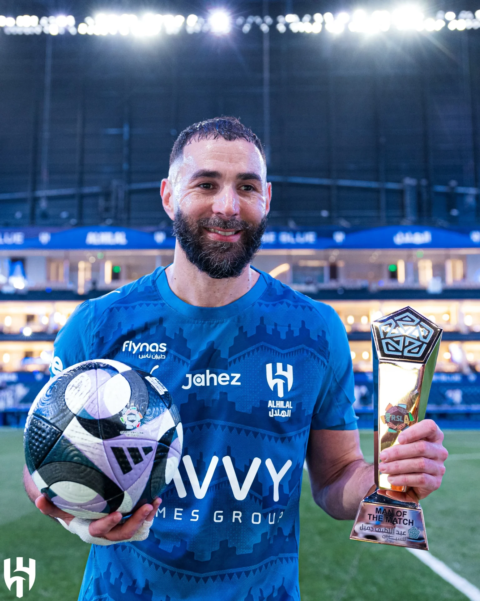 بنزيما «كريم» بأهدافه.. 20 «هاتريك» مع 4 فرق