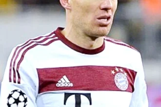 نجوم اعتزلوا وعادوا