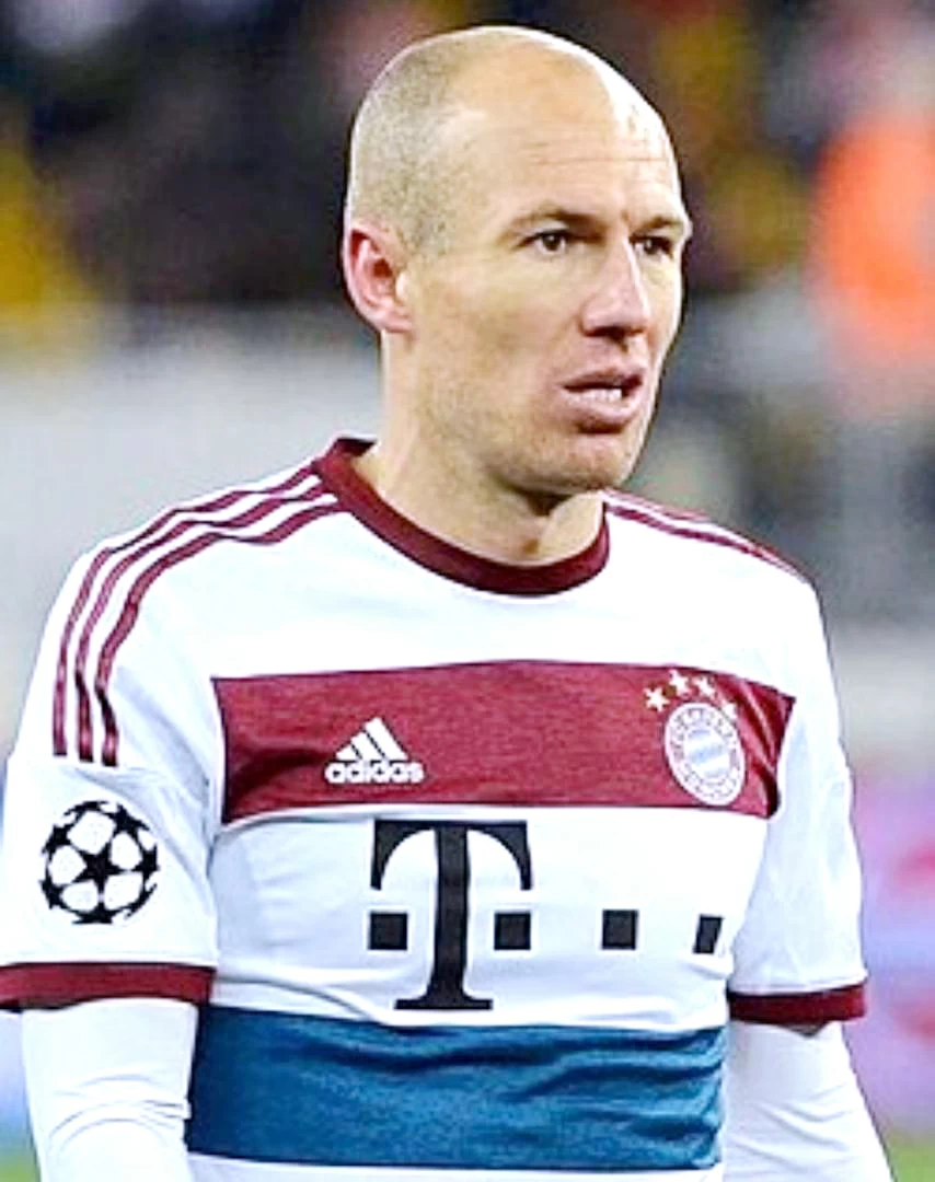 نجوم اعتزلوا وعادوا نجوم اعتزلوا وعادوا