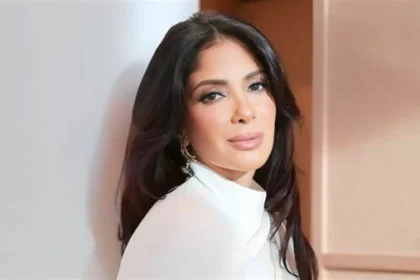 منى زكي تدخل عالم الإنتاج لأول مرة عبر «Alone»