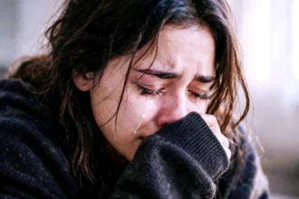 البكاء.. راحة مؤقتة أم وهم عاطفي؟