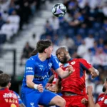 الهلال يخطف نقاط ضمك ويقترب من «النصر»