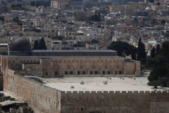 الاحتلال يواصل إغلاق الأقصى لليوم الـ 36 وسط تحذيرات من تداعيات خطيرة​ 