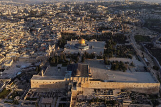 الاحتلال يواصل إغلاق المسجد الأقصى وكنيسة القيامة بالقدس لليوم الـ37 على التوالي​ 