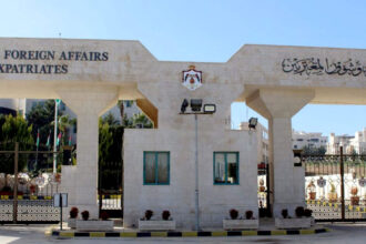 الخارجية تدعو المواطنين الأردنيين إلى عدم السفر للجمهورية اللبنانية في الوقت الراهن