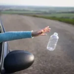 البيئة: إحالة فيديو رمي نفايات من مركبة للجهات المختصة