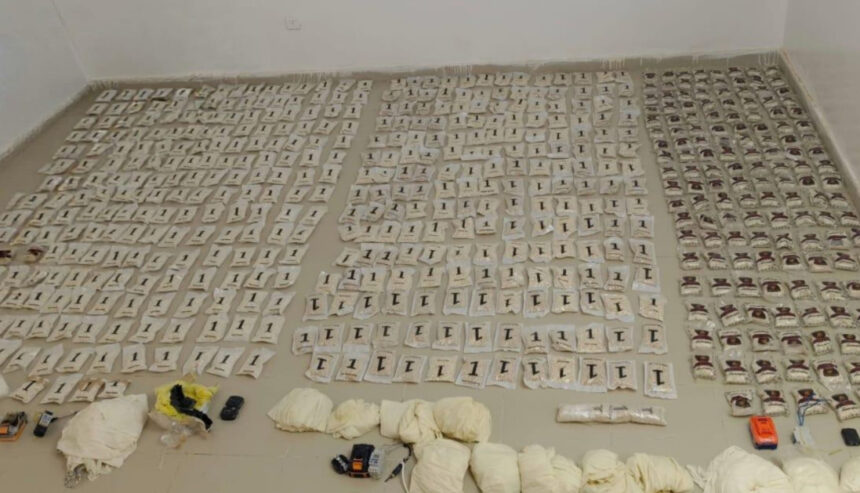 القوات المسلحة تحبط 10 محاولات تهريب كميات كبيرة من المواد المخدرة بواسطة بالونات وطائرة مسيرة